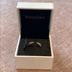 Pandora ring